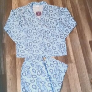 Nwt Mayfair pajama set medium paisley print blue